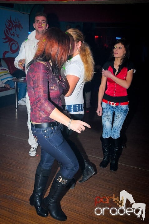 Petrecere în Club Dives, 