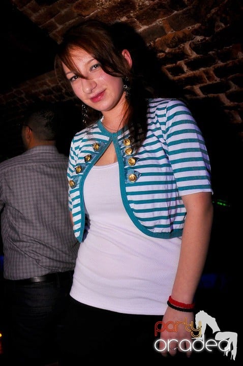 Petrecere în Club Escape, 