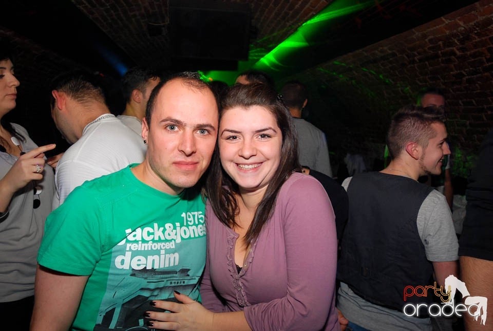 Petrecere în Club Escape,