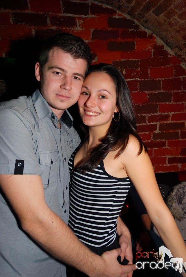 Petrecere în Club Escape,