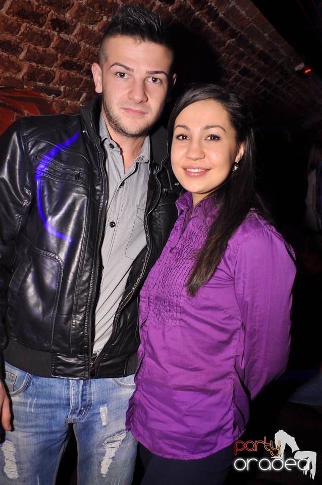 Petrecere în Club Escape, 