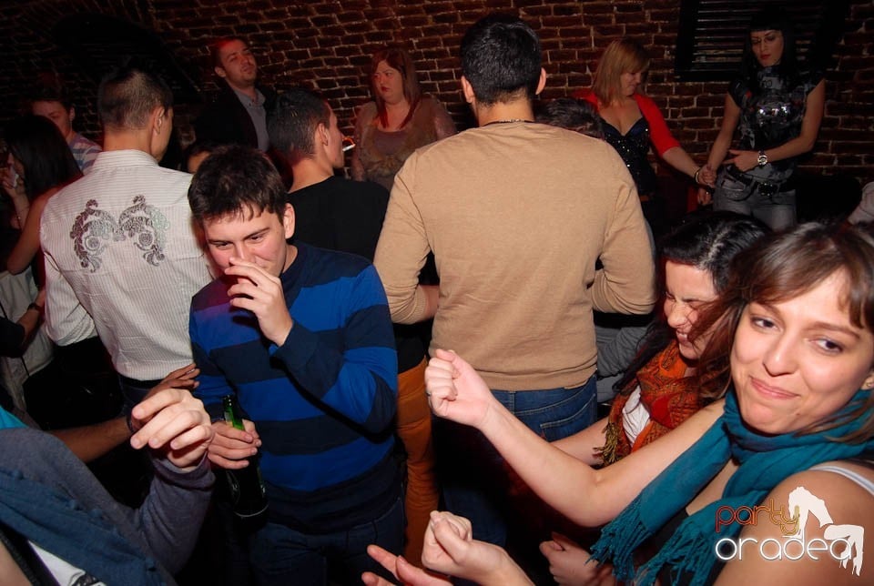 Petrecere în Club Escape,