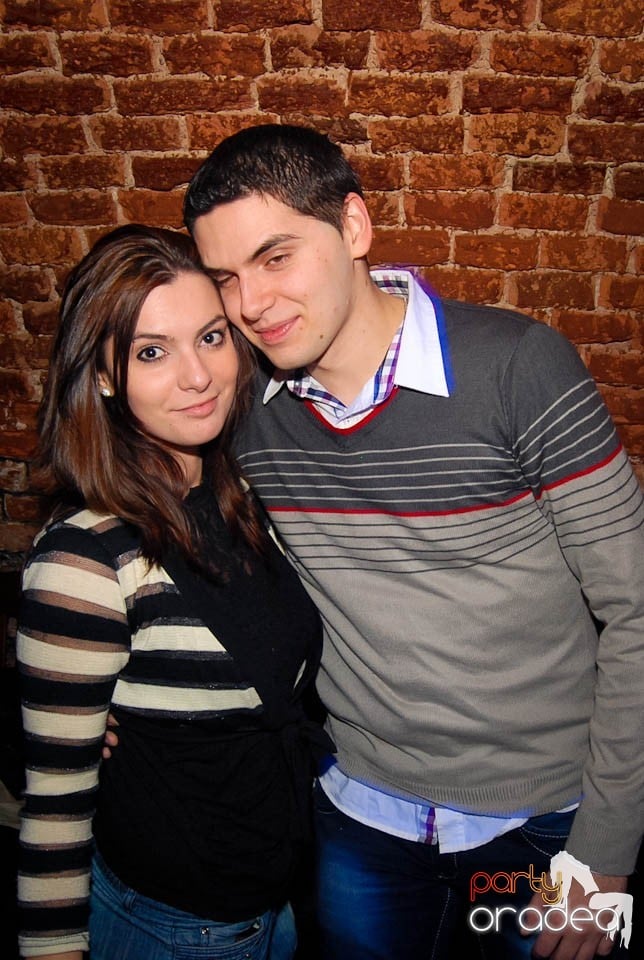 Petrecere în Club Escape,