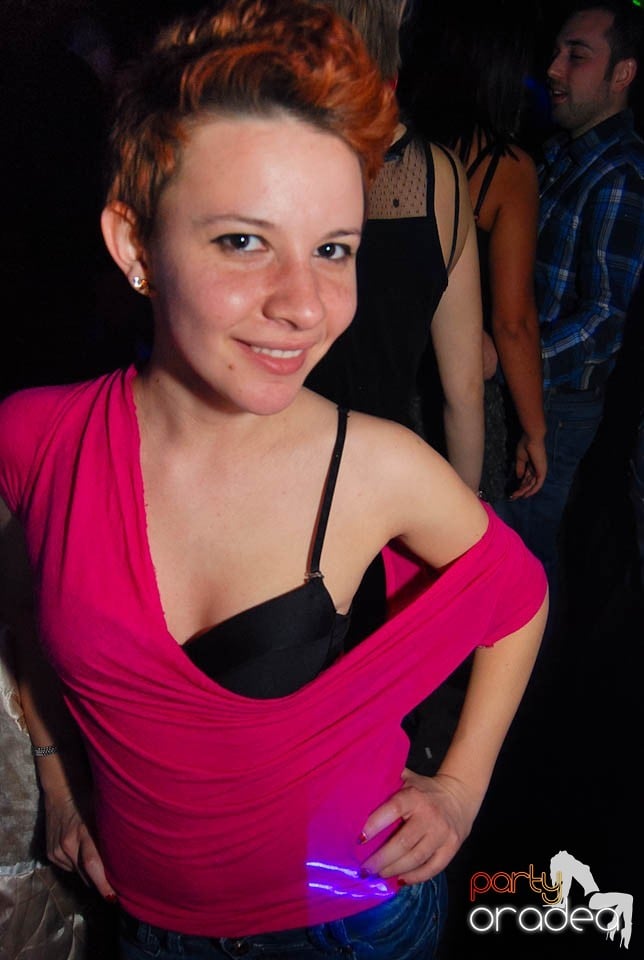 Petrecere în Club Escape,