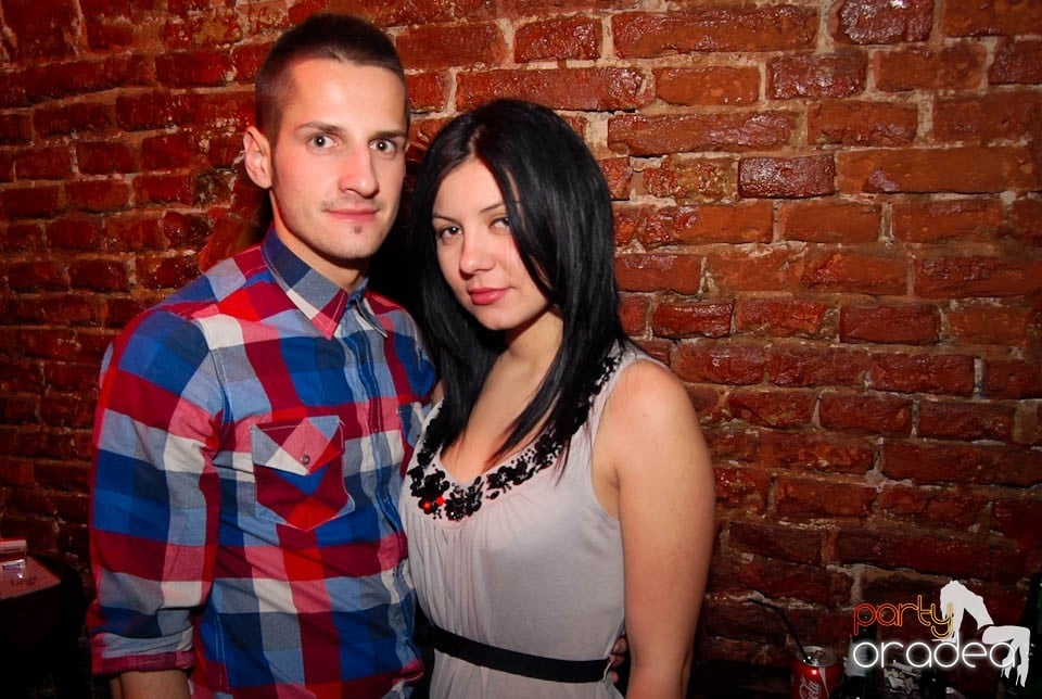 Petrecere în Club Escape,