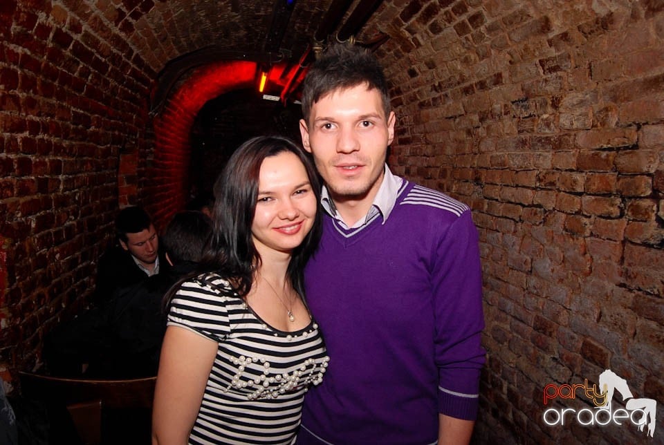 Petrecere în Club Escape,