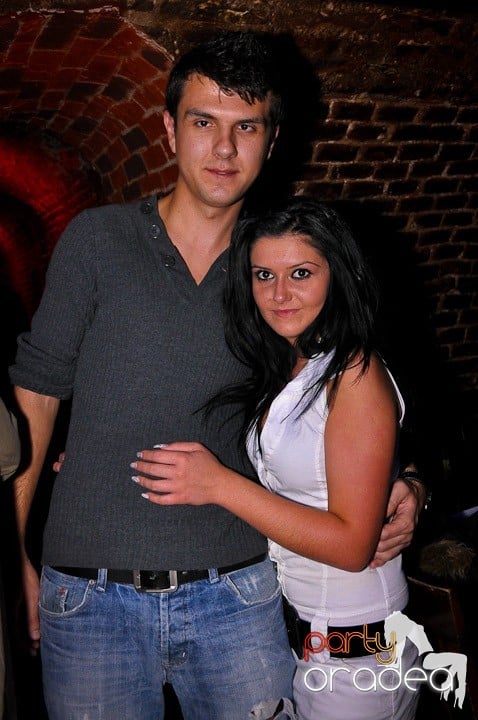 Petrecere în Club Escape, 