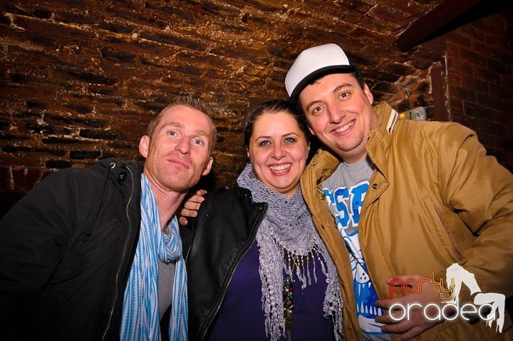 Petrecere în Club Escape, 