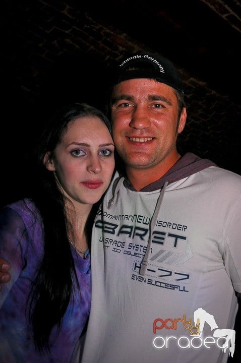 Petrecere în Club Escape, 