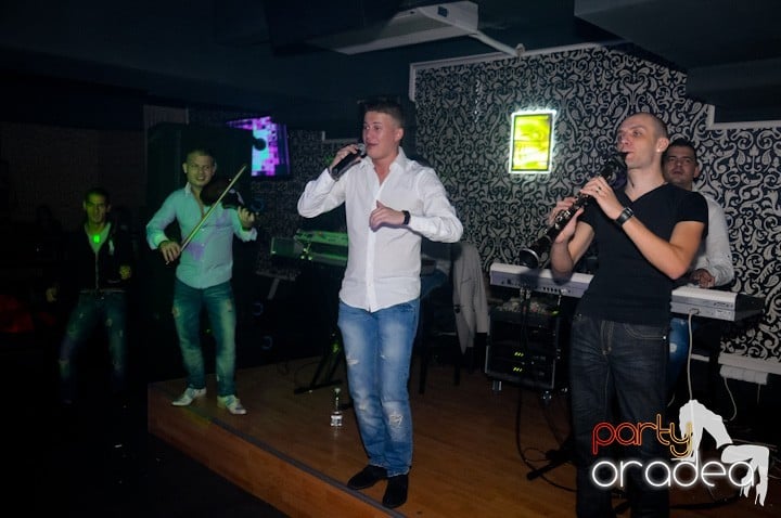 Petrecere în Club Life, 