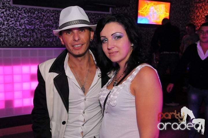 Petrecere în Club Life, 