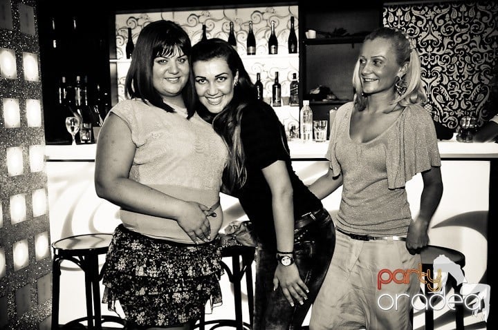 Petrecere în Club Life, 