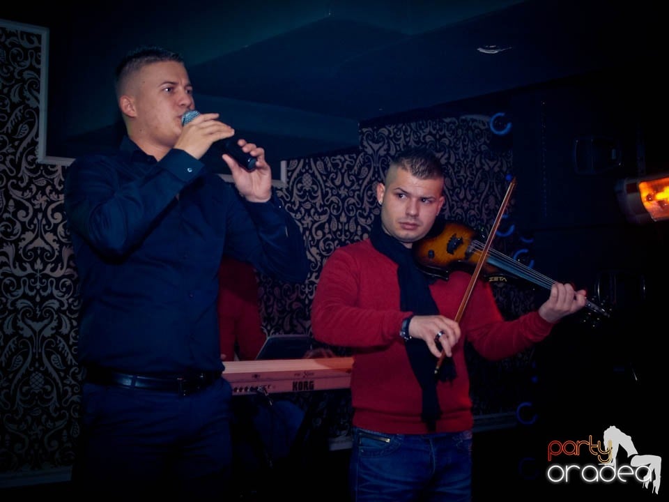 Petrecere în Club Life, 