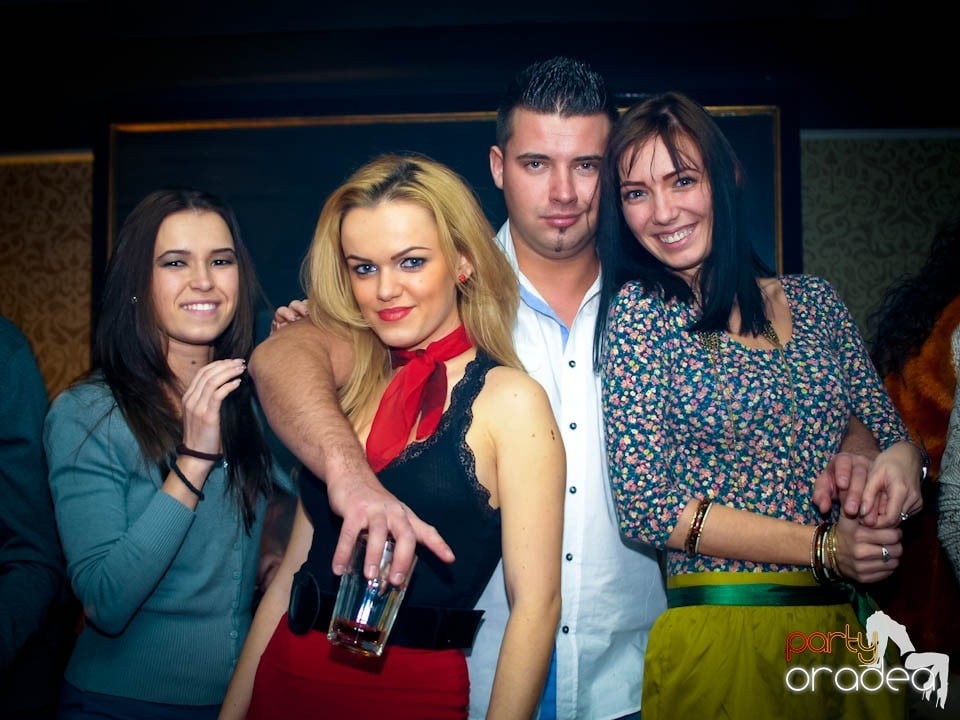Petrecere în Club Life, 