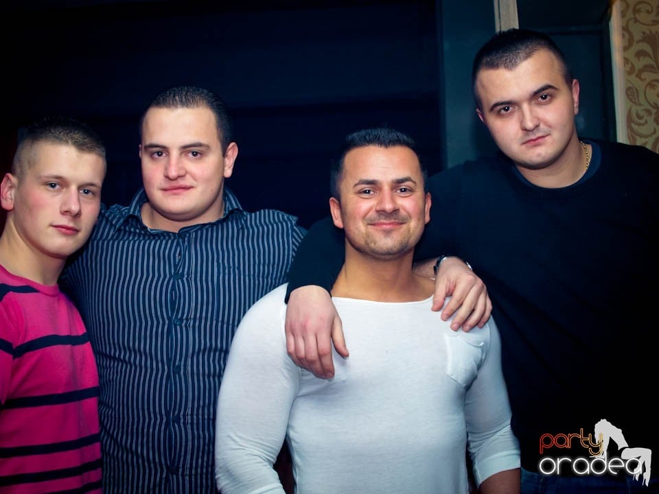 Petrecere în Club Life, 