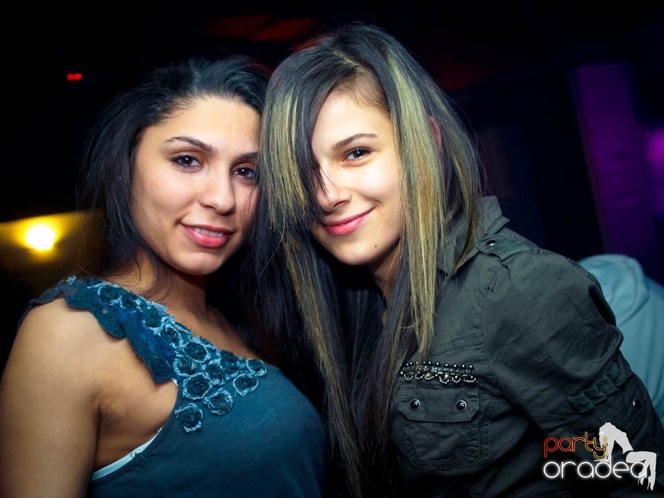 Petrecere în Club Life, 