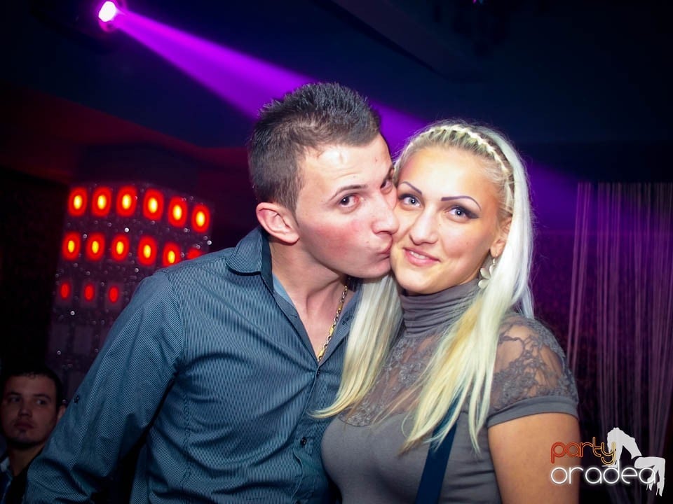 Petrecere în Club Life, 