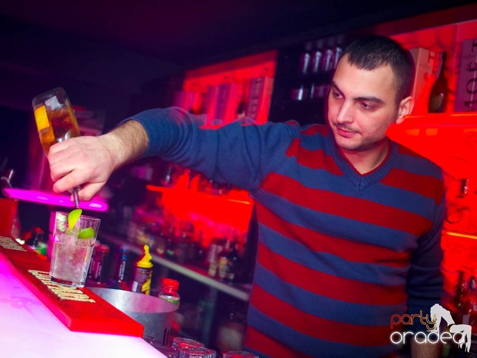 Petrecere în Club Life, 