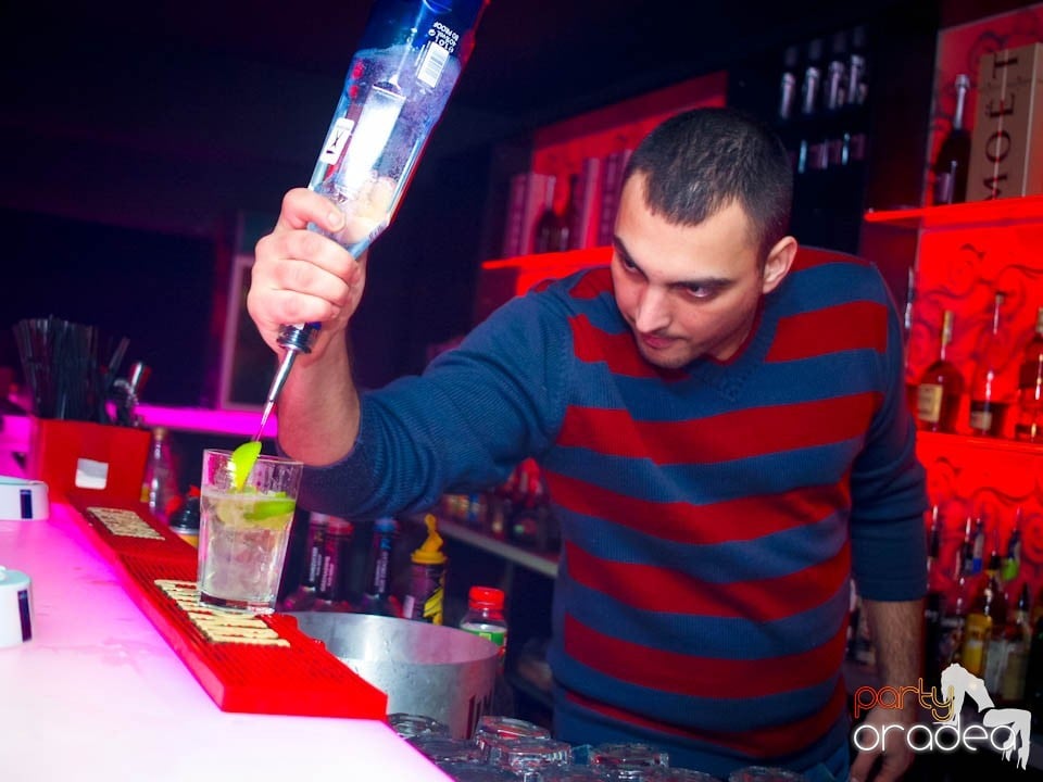 Petrecere în Club Life, 