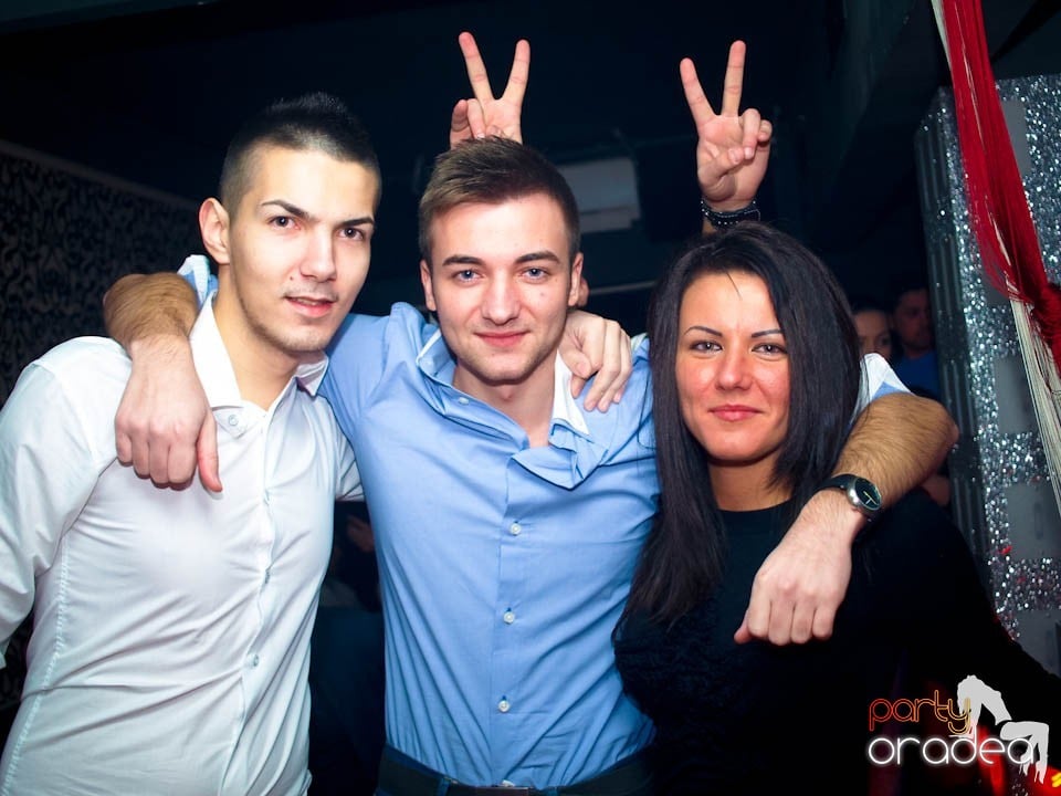 Petrecere în Club Life, 