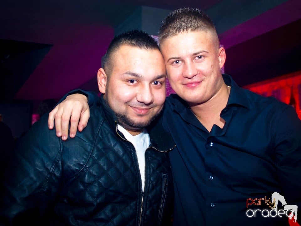 Petrecere în Club Life, 