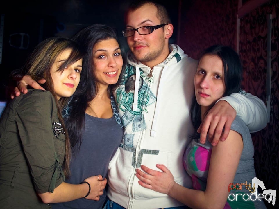 Petrecere în Club Life, 