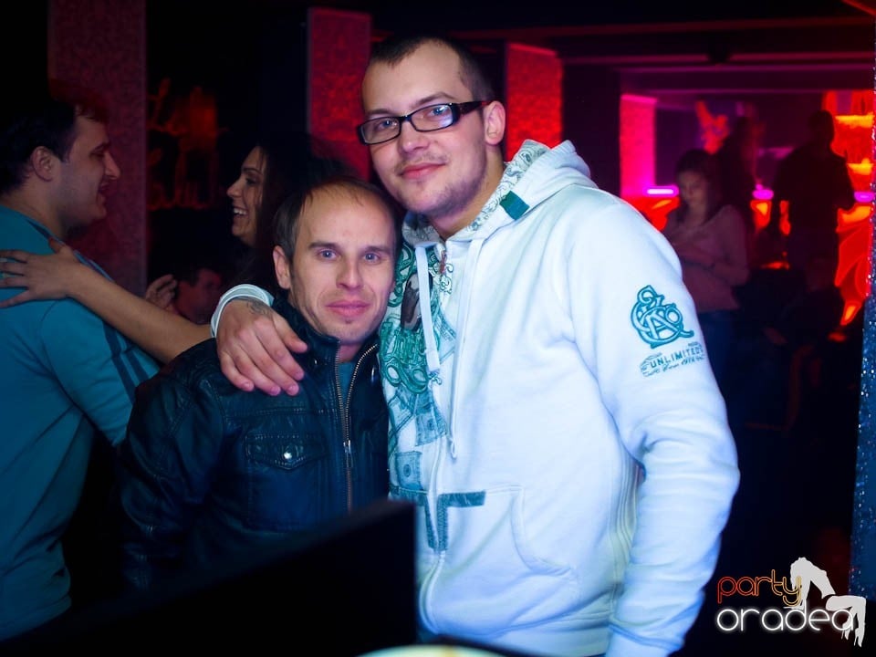 Petrecere în Club Life, 