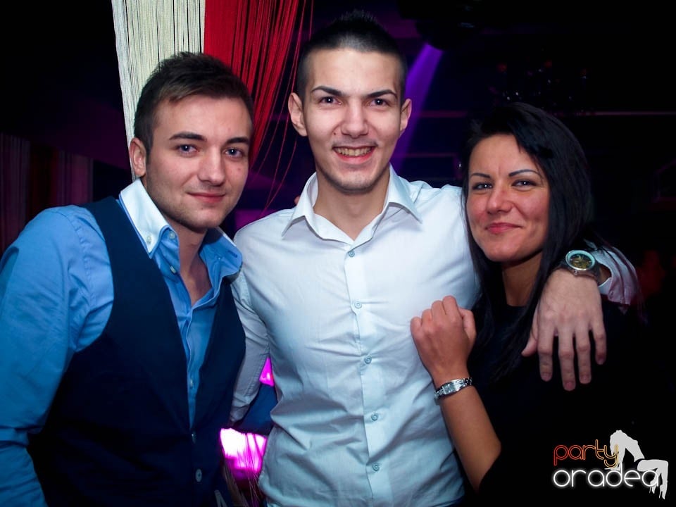 Petrecere în Club Life, 