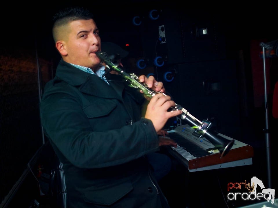 Petrecere în Club Life, 