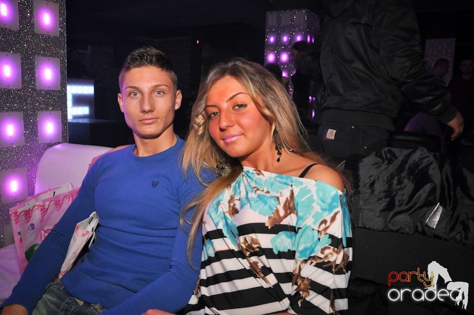 Petrecere în Club Life, 