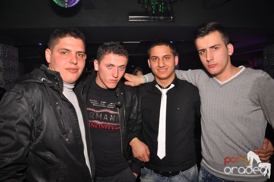 Petrecere în Club Life, 