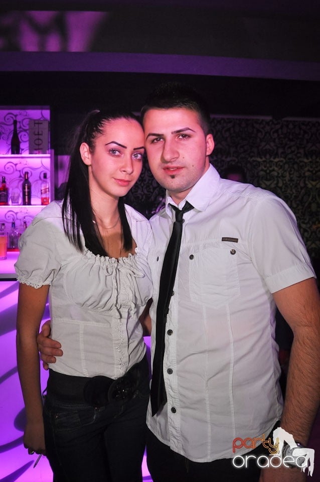 Petrecere în Club Life, 