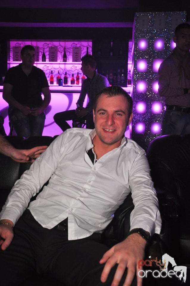 Petrecere în Club Life, 