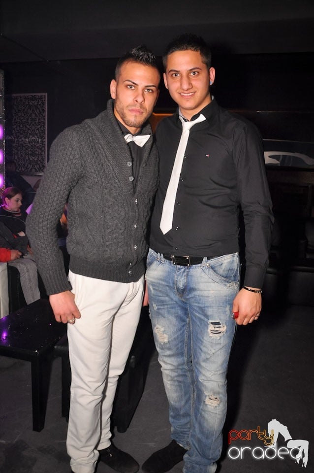 Petrecere în Club Life, 