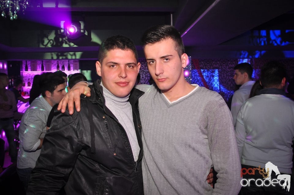 Petrecere în Club Life, 
