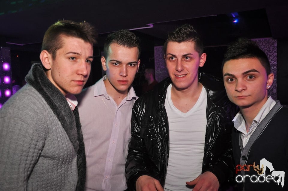 Petrecere în Club Life, 