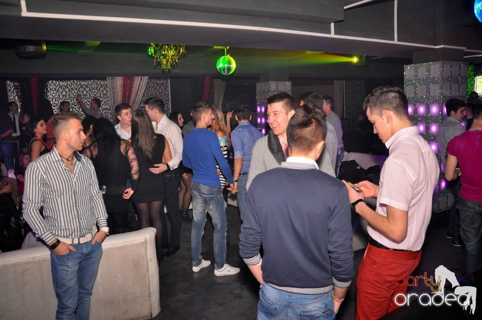 Petrecere în Club Life, 