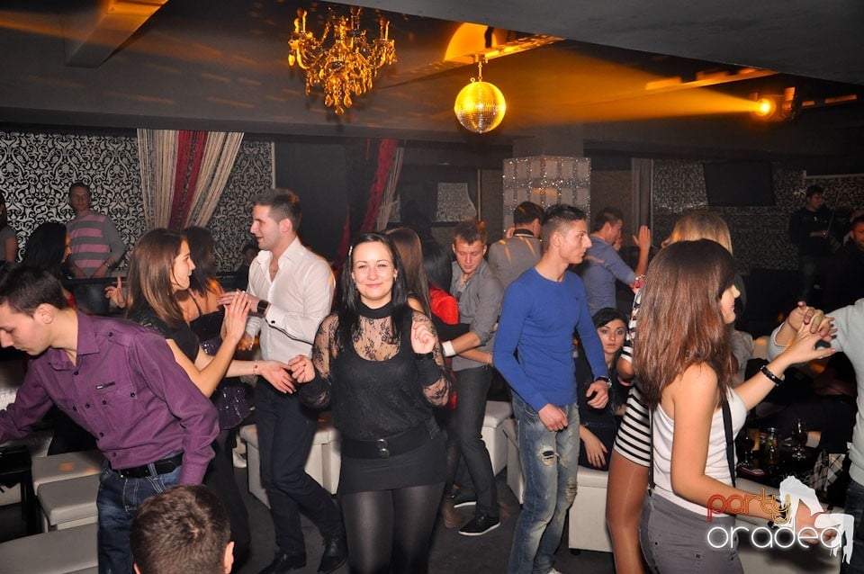 Petrecere în Club Life, 