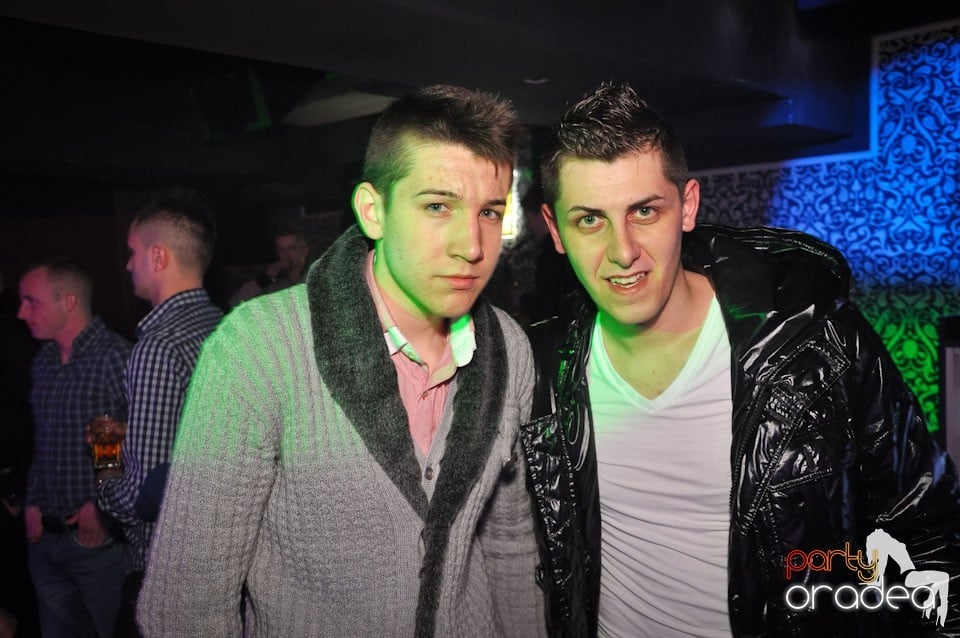 Petrecere în Club Life, 
