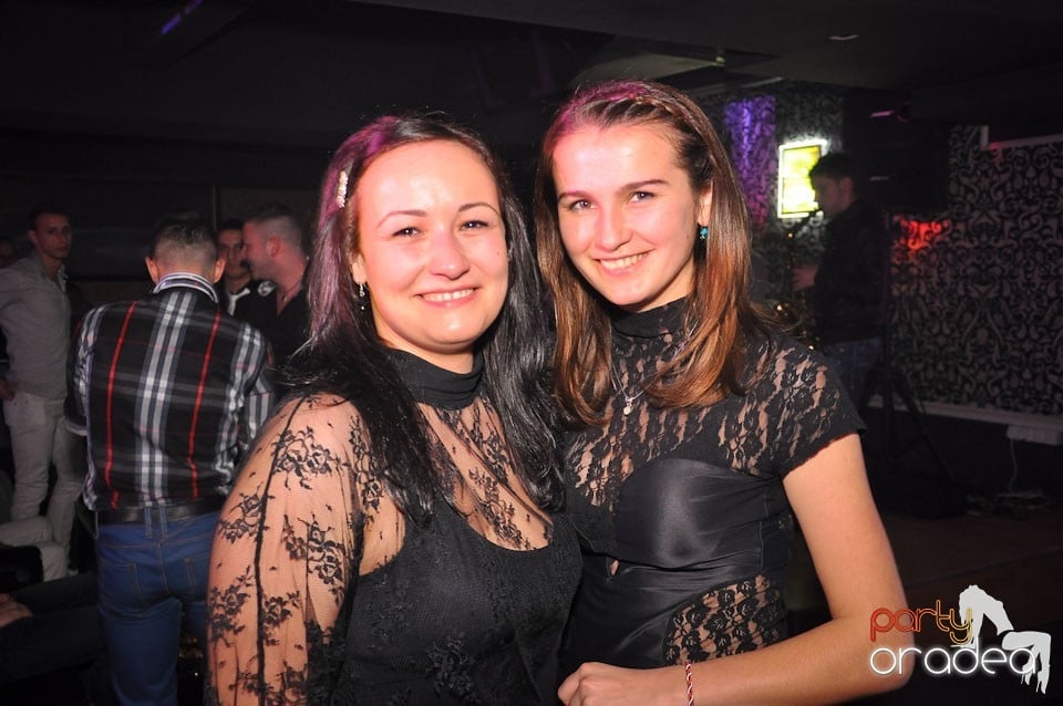 Petrecere în Club Life, 