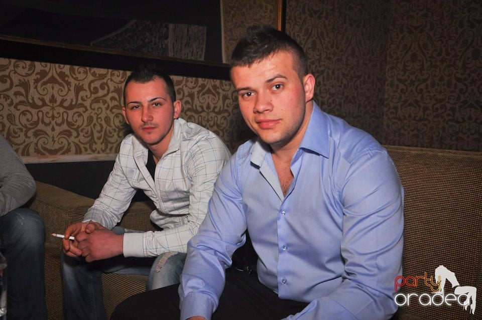 Petrecere în Club Life, 