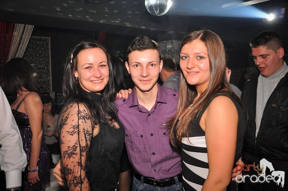 Petrecere în Club Life, 