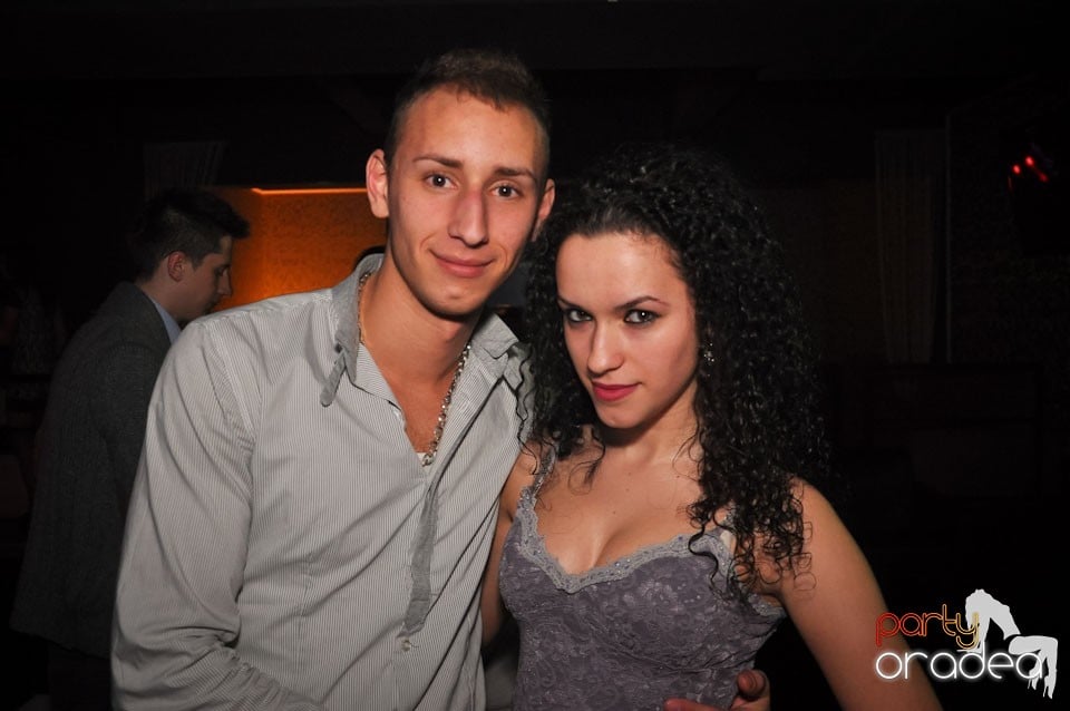 Petrecere în Club Life, 