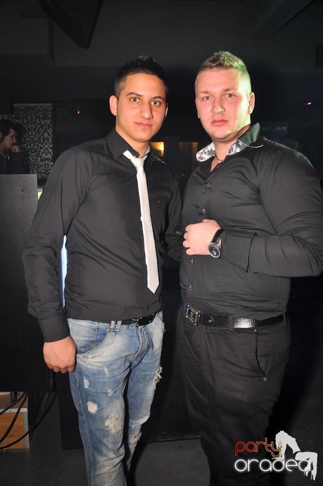 Petrecere în Club Life, 