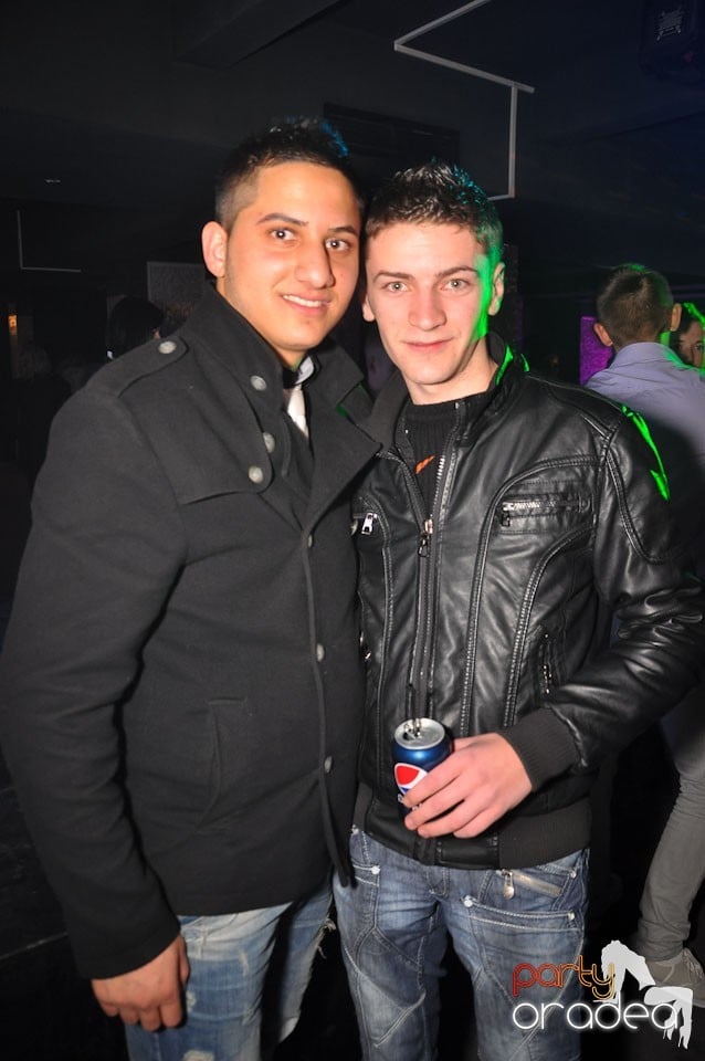 Petrecere în Club Life, 