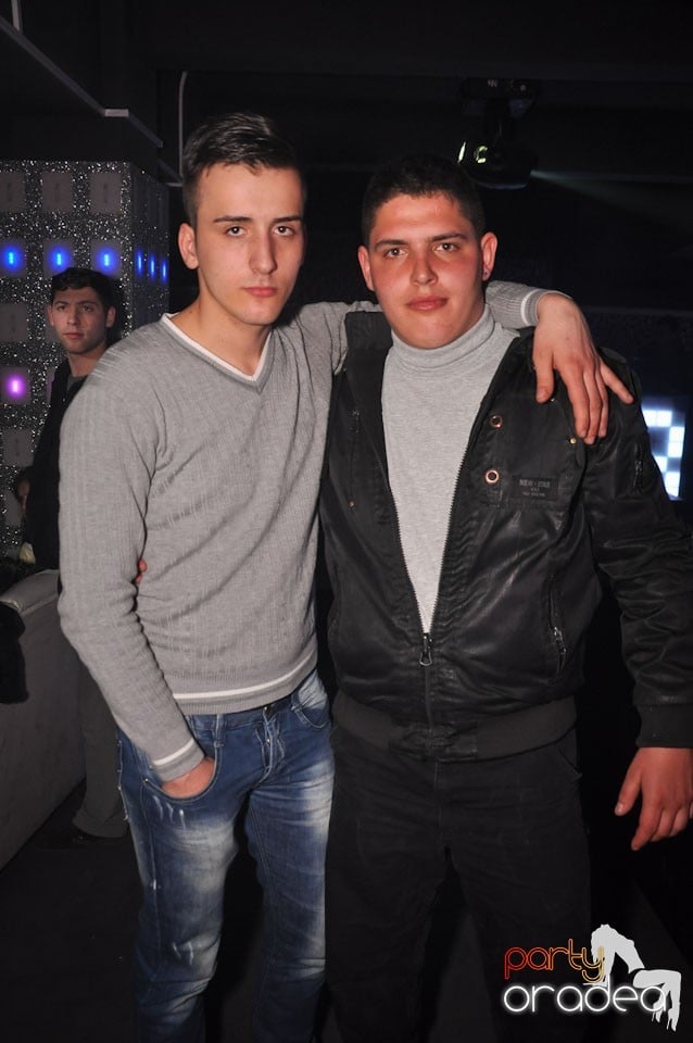 Petrecere în Club Life, 