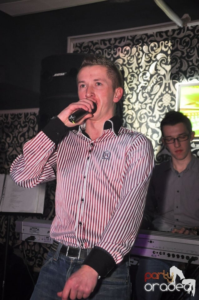 Petrecere în Club Life, 