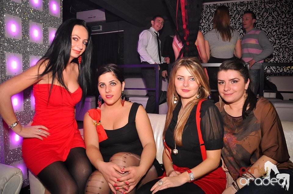 Petrecere în Club Life, 