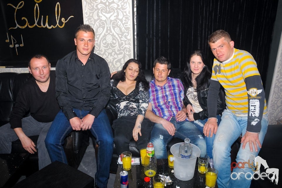 Petrecere în Club Life, 