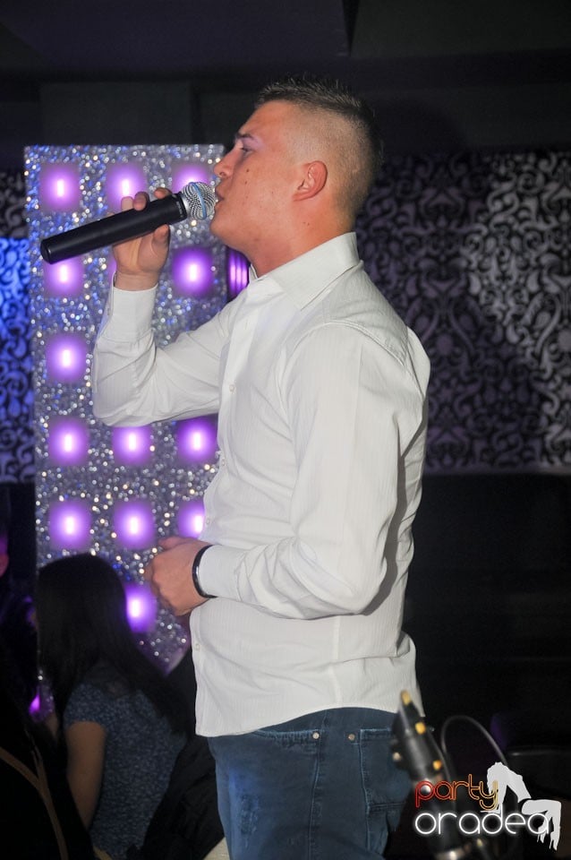 Petrecere în Club Life, 
